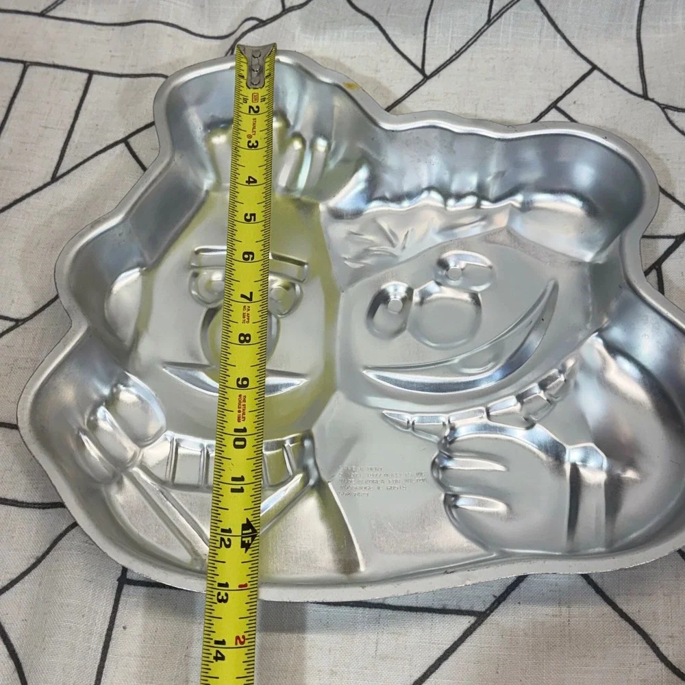 Wilton Cake Pan 13
